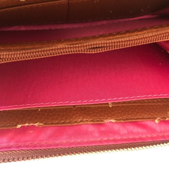 Genuine Tous Pebble Leather Zip~Around Wallet Cognac Dustcover Flaws - Picture 8 of 9